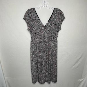 Madison Short Sleeve V-Neck Dress Size S